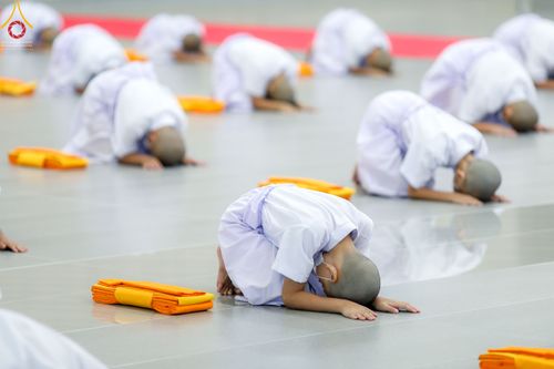 ภาพ No.45521:ประมวลภาพพิธีบรรพชา โครงการหน่อแก้วเปรียญธรรม รุ่นที่ 10 ณ หมู่กฏิสามเณร อาคารค่ายจองแชมป์
