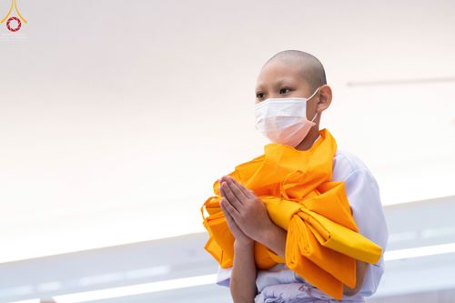 ภาพ No.45526:ประมวลภาพพิธีบรรพชา โครงการหน่อแก้วเปรียญธรรม รุ่นที่ 10 ณ หมู่กฏิสามเณร อาคารค่ายจองแชมป์