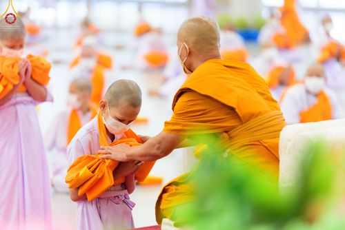 ภาพ No.45538:ประมวลภาพพิธีบรรพชา โครงการหน่อแก้วเปรียญธรรม รุ่นที่ 10 ณ หมู่กฏิสามเณร อาคารค่ายจองแชมป์