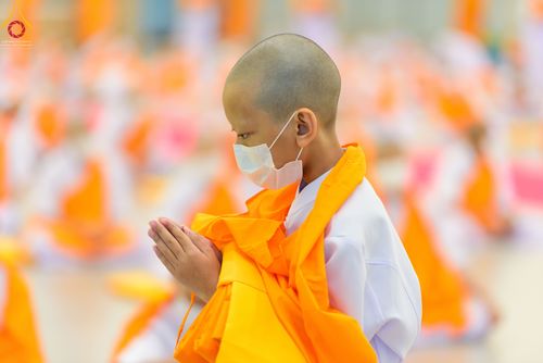 ภาพ No.45541:ประมวลภาพพิธีบรรพชา โครงการหน่อแก้วเปรียญธรรม รุ่นที่ 10 ณ หมู่กฏิสามเณร อาคารค่ายจองแชมป์