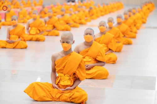 ภาพ No.45547:ประมวลภาพพิธีบรรพชา โครงการหน่อแก้วเปรียญธรรม รุ่นที่ 10 ณ หมู่กฏิสามเณร อาคารค่ายจองแชมป์