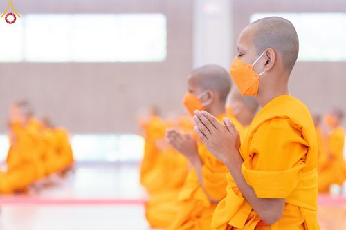 ภาพ No.45551:ประมวลภาพพิธีบรรพชา โครงการหน่อแก้วเปรียญธรรม รุ่นที่ 10 ณ หมู่กฏิสามเณร อาคารค่ายจองแชมป์