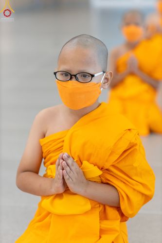 ภาพ No.45559:ประมวลภาพพิธีบรรพชา โครงการหน่อแก้วเปรียญธรรม รุ่นที่ 10 ณ หมู่กฏิสามเณร อาคารค่ายจองแชมป์