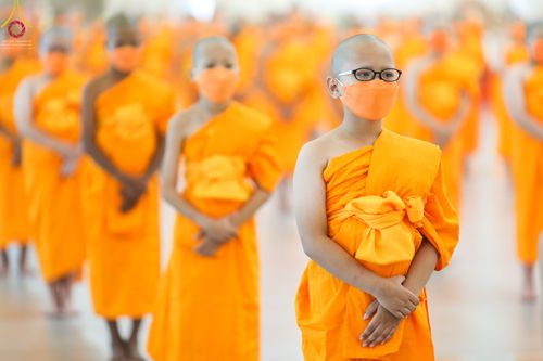 ภาพ No.45577:ประมวลภาพพิธีบรรพชา โครงการหน่อแก้วเปรียญธรรม รุ่นที่ 10 ณ หมู่กฏิสามเณร อาคารค่ายจองแชมป์