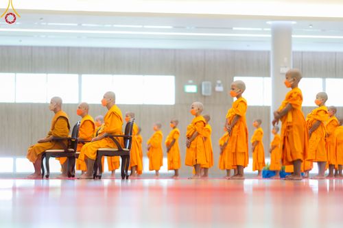 ภาพ No.45579:ประมวลภาพพิธีบรรพชา โครงการหน่อแก้วเปรียญธรรม รุ่นที่ 10 ณ หมู่กฏิสามเณร อาคารค่ายจองแชมป์