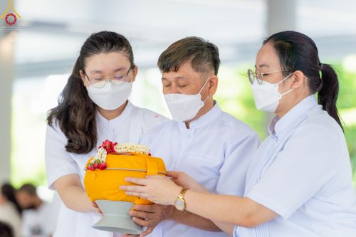 ภาพ No.45584:ประมวลภาพพิธีบรรพชา โครงการหน่อแก้วเปรียญธรรม รุ่นที่ 10 ณ หมู่กฏิสามเณร อาคารค่ายจองแชมป์