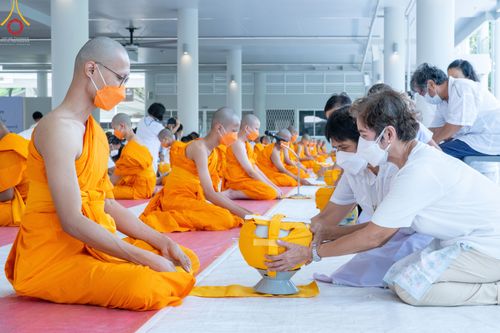 ภาพ No.45582:ประมวลภาพพิธีบรรพชา โครงการหน่อแก้วเปรียญธรรม รุ่นที่ 10 ณ หมู่กฏิสามเณร อาคารค่ายจองแชมป์