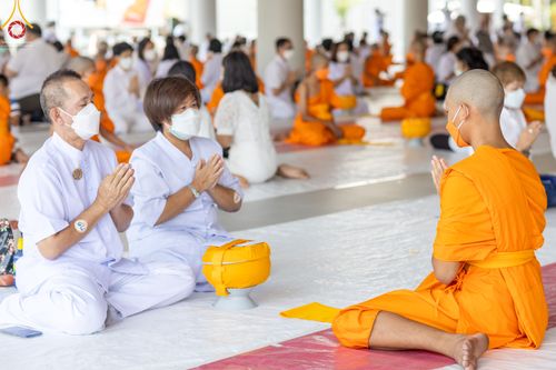 ภาพ No.45587:ประมวลภาพพิธีบรรพชา โครงการหน่อแก้วเปรียญธรรม รุ่นที่ 10 ณ หมู่กฏิสามเณร อาคารค่ายจองแชมป์