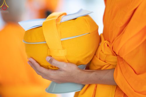 ภาพ No.45597:ประมวลภาพพิธีบรรพชา โครงการหน่อแก้วเปรียญธรรม รุ่นที่ 10 ณ หมู่กฏิสามเณร อาคารค่ายจองแชมป์