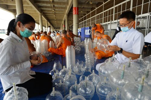 ภาพ No.28887:วันคุ้มครองโลก พิธีจุดประทีปแปรอักษรที่ใหญ่ที่สุดในโลก ถวายเป็นพุทธบูชา ผ่านระบบ ZOOM 