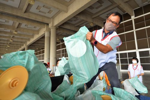 ภาพ No.28891:วันคุ้มครองโลก พิธีจุดประทีปแปรอักษรที่ใหญ่ที่สุดในโลก ถวายเป็นพุทธบูชา ผ่านระบบ ZOOM 