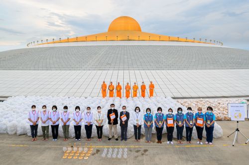 ภาพ No.28883:วันคุ้มครองโลก พิธีจุดประทีปแปรอักษรที่ใหญ่ที่สุดในโลก ถวายเป็นพุทธบูชา ผ่านระบบ ZOOM 