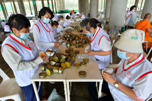 ภาพ No.28912:วันคุ้มครองโลก พิธีจุดประทีปแปรอักษรที่ใหญ่ที่สุดในโลก ถวายเป็นพุทธบูชา ผ่านระบบ ZOOM 