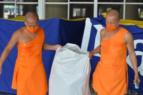 ภาพ No.28939:วันคุ้มครองโลก พิธีจุดประทีปแปรอักษรที่ใหญ่ที่สุดในโลก ถวายเป็นพุทธบูชา ผ่านระบบ ZOOM 