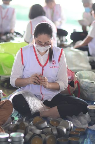 ภาพ No.28934:วันคุ้มครองโลก พิธีจุดประทีปแปรอักษรที่ใหญ่ที่สุดในโลก ถวายเป็นพุทธบูชา ผ่านระบบ ZOOM 