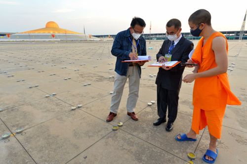 ภาพ No.28924:วันคุ้มครองโลก พิธีจุดประทีปแปรอักษรที่ใหญ่ที่สุดในโลก ถวายเป็นพุทธบูชา ผ่านระบบ ZOOM 