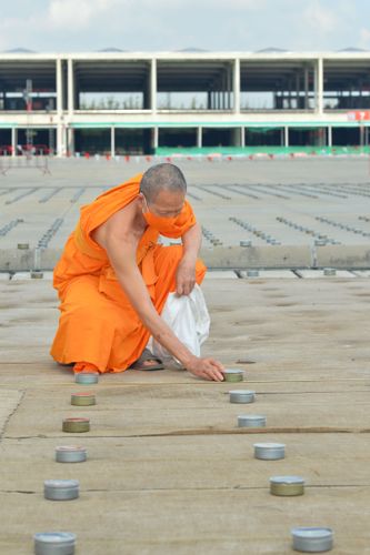 ภาพ No.28952:วันคุ้มครองโลก พิธีจุดประทีปแปรอักษรที่ใหญ่ที่สุดในโลก ถวายเป็นพุทธบูชา ผ่านระบบ ZOOM 