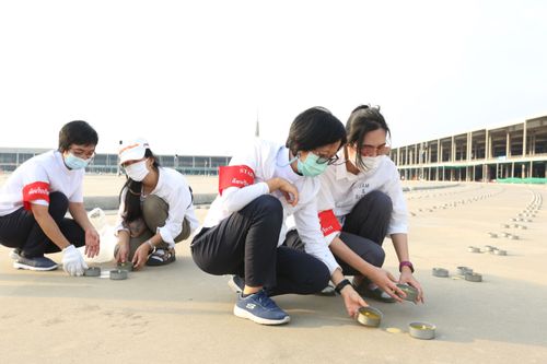 ภาพ No.29067:วันคุ้มครองโลก พิธีจุดประทีปแปรอักษรที่ใหญ่ที่สุดในโลก ถวายเป็นพุทธบูชา ผ่านระบบ ZOOM 