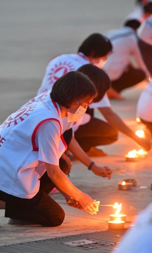 ภาพ No.29003:วันคุ้มครองโลก พิธีจุดประทีปแปรอักษรที่ใหญ่ที่สุดในโลก ถวายเป็นพุทธบูชา ผ่านระบบ ZOOM 