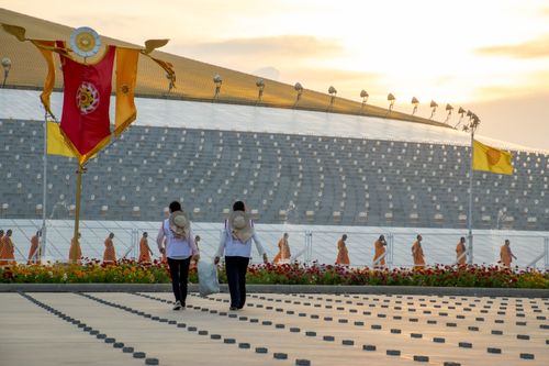 ภาพ No.29016:วันคุ้มครองโลก พิธีจุดประทีปแปรอักษรที่ใหญ่ที่สุดในโลก ถวายเป็นพุทธบูชา ผ่านระบบ ZOOM 