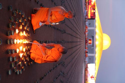 ภาพ No.29023:วันคุ้มครองโลก พิธีจุดประทีปแปรอักษรที่ใหญ่ที่สุดในโลก ถวายเป็นพุทธบูชา ผ่านระบบ ZOOM 