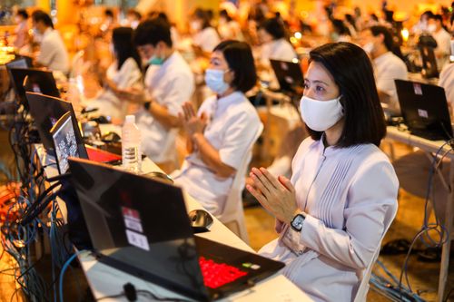 ภาพ No.29106:วันคุ้มครองโลก พิธีจุดประทีปแปรอักษรที่ใหญ่ที่สุดในโลก ถวายเป็นพุทธบูชา ผ่านระบบ ZOOM 