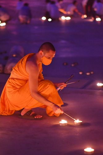 ภาพ No.29011:วันคุ้มครองโลก พิธีจุดประทีปแปรอักษรที่ใหญ่ที่สุดในโลก ถวายเป็นพุทธบูชา ผ่านระบบ ZOOM 