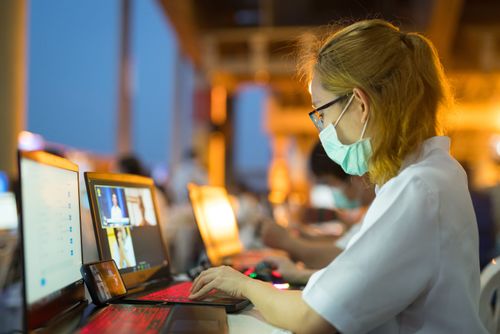 ภาพ No.29060:วันคุ้มครองโลก พิธีจุดประทีปแปรอักษรที่ใหญ่ที่สุดในโลก ถวายเป็นพุทธบูชา ผ่านระบบ ZOOM 