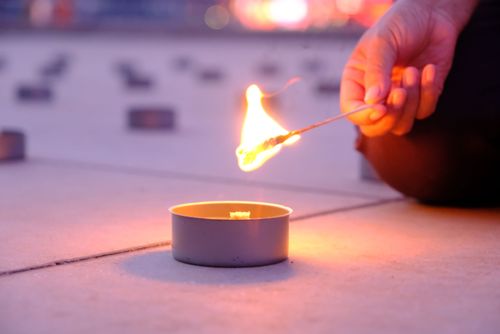 ภาพ No.29083:วันคุ้มครองโลก พิธีจุดประทีปแปรอักษรที่ใหญ่ที่สุดในโลก ถวายเป็นพุทธบูชา ผ่านระบบ ZOOM 