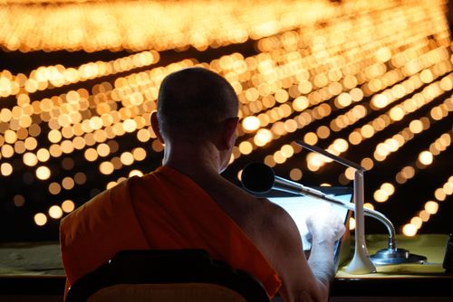 ภาพ No.28981:วันคุ้มครองโลก พิธีจุดประทีปแปรอักษรที่ใหญ่ที่สุดในโลก ถวายเป็นพุทธบูชา ผ่านระบบ ZOOM 