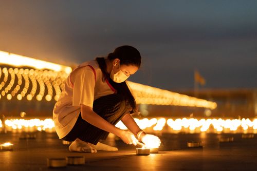 ภาพ No.29040:วันคุ้มครองโลก พิธีจุดประทีปแปรอักษรที่ใหญ่ที่สุดในโลก ถวายเป็นพุทธบูชา ผ่านระบบ ZOOM 