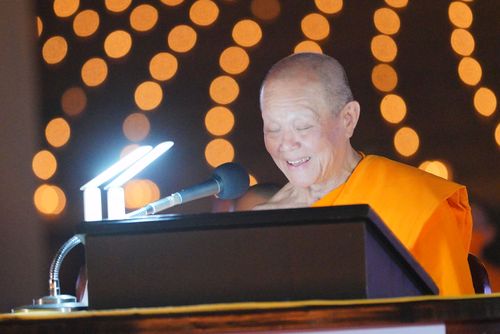 ภาพ No.28985:วันคุ้มครองโลก พิธีจุดประทีปแปรอักษรที่ใหญ่ที่สุดในโลก ถวายเป็นพุทธบูชา ผ่านระบบ ZOOM 