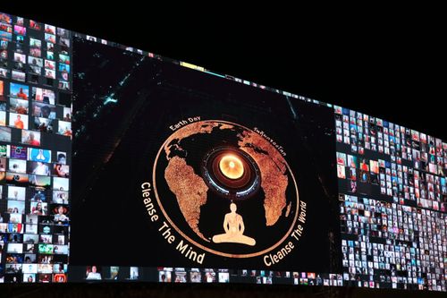 ภาพ No.29030:วันคุ้มครองโลก พิธีจุดประทีปแปรอักษรที่ใหญ่ที่สุดในโลก ถวายเป็นพุทธบูชา ผ่านระบบ ZOOM 