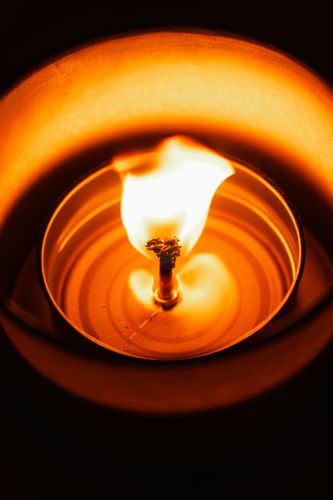 ภาพ No.29219:วันวิสาขบูชา จุดวิสาขประทีปถวายเป็นพุทธบูชา แปรอักษรเป็นภาพพระสัมมาสัมพุทธเจ้า ประสูติ ตรัสรู้ ปรินิพพาน