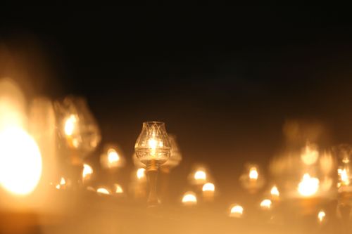 ภาพ No.29206:วันวิสาขบูชา จุดวิสาขประทีปถวายเป็นพุทธบูชา แปรอักษรเป็นภาพพระสัมมาสัมพุทธเจ้า ประสูติ ตรัสรู้ ปรินิพพาน