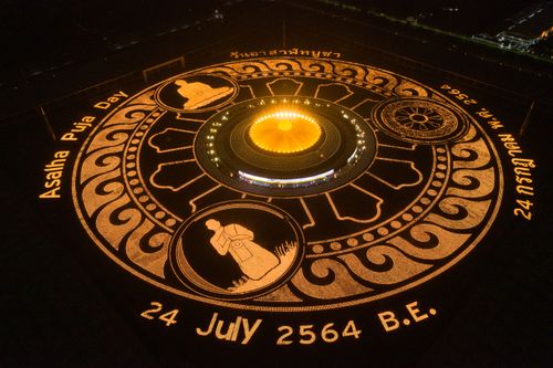 ภาพ No.29291:วันอาสาฬหบูชา พิธีจุดอาสาฬหประทีป ถวายเป็นพุทธบูชา