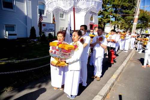 ภาพ No.38464:พิธีทอดกฐินมหาปฏิสังขรณ์ ณ วัดพระธรรมกายบอสตัน