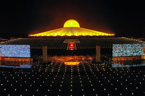 ภาพ No.29275:วันอาสาฬหบูชา พิธีจุดอาสาฬหประทีป ถวายเป็นพุทธบูชา