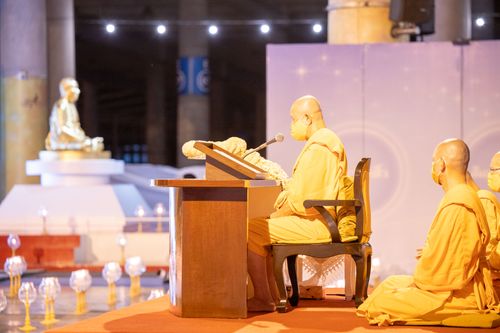 ภาพ No.29348:วันอาสาฬหบูชา พิธีจุดอาสาฬหประทีป ถวายเป็นพุทธบูชา