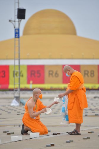 ภาพ No.29349:วันอาสาฬหบูชา พิธีจุดอาสาฬหประทีป ถวายเป็นพุทธบูชา