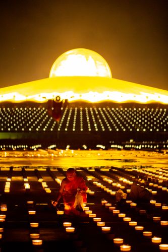 ภาพ No.29294:วันอาสาฬหบูชา พิธีจุดอาสาฬหประทีป ถวายเป็นพุทธบูชา