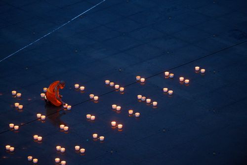 ภาพ No.29314:วันอาสาฬหบูชา พิธีจุดอาสาฬหประทีป ถวายเป็นพุทธบูชา