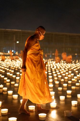 ภาพ No.29323:วันอาสาฬหบูชา พิธีจุดอาสาฬหประทีป ถวายเป็นพุทธบูชา