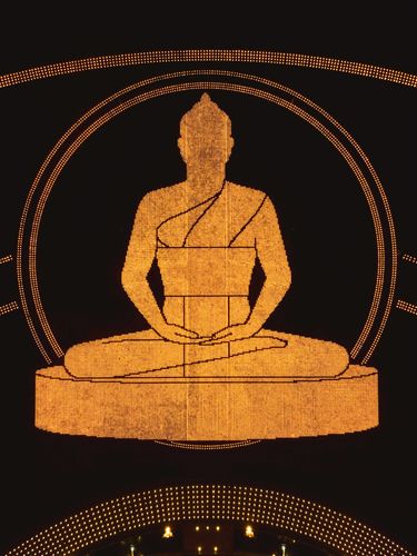 ภาพ No.29396:วันธรรมชัย พิธีจุดประทีปโคมไฟ ถวายเป็นพุทธบูชา แปรอักษรเป็นภาพ