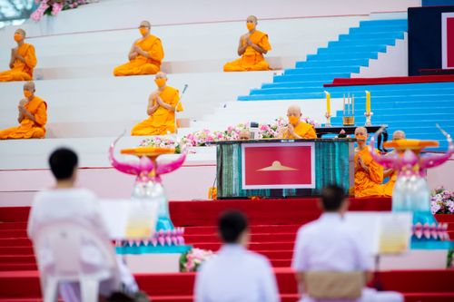 ภาพ No.30994:พิธีบูชาครูผู้ค้นพบวิชชาธรรมกาย ออนไลน์