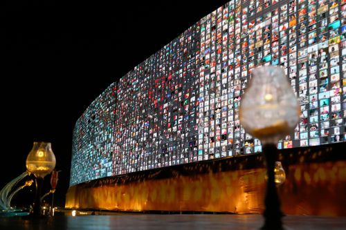 ภาพ No.31122:พิธีเจริญพระพุทธมนต์และจุดประทีปบูชาธรรมพระมงคลเทพมุนี (สด จนฺทสโร) พระผู้ปราบมาร ออนไลน์