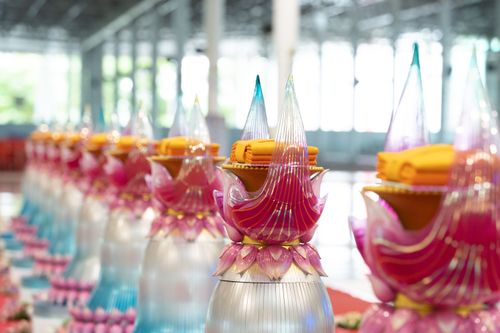 ภาพ No.31005:พิธีทอดผ้าป่าสมทบกฐินวัดพระธรรมกาย ออนไลน์ 