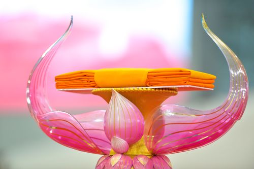 ภาพ No.31026:พิธีทอดผ้าป่าสมทบกฐินวัดพระธรรมกาย ออนไลน์ 