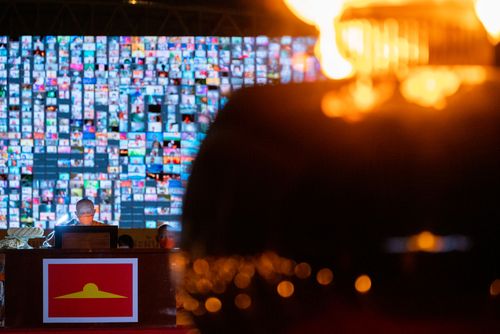 ภาพ No.31113:พิธีเจริญพระพุทธมนต์และจุดประทีปบูชาธรรมพระมงคลเทพมุนี (สด จนฺทสโร) พระผู้ปราบมาร ออนไลน์