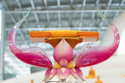 ภาพ No.31006:พิธีทอดผ้าป่าสมทบกฐินวัดพระธรรมกาย ออนไลน์ 